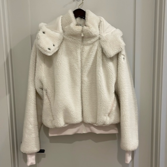 ALO Yoga Jackets & Blazers - ALO Yoga Cream Sherpa Zip-Up Jacket